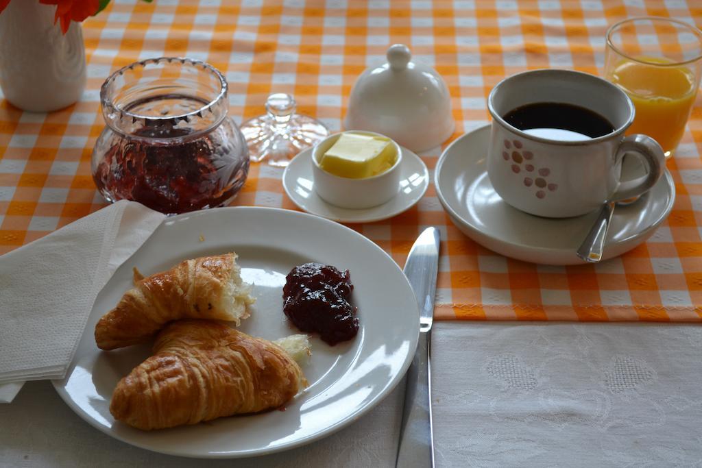 Le Moulin De Lusseau Bed and Breakfast Chef-Boutonne Esterno foto