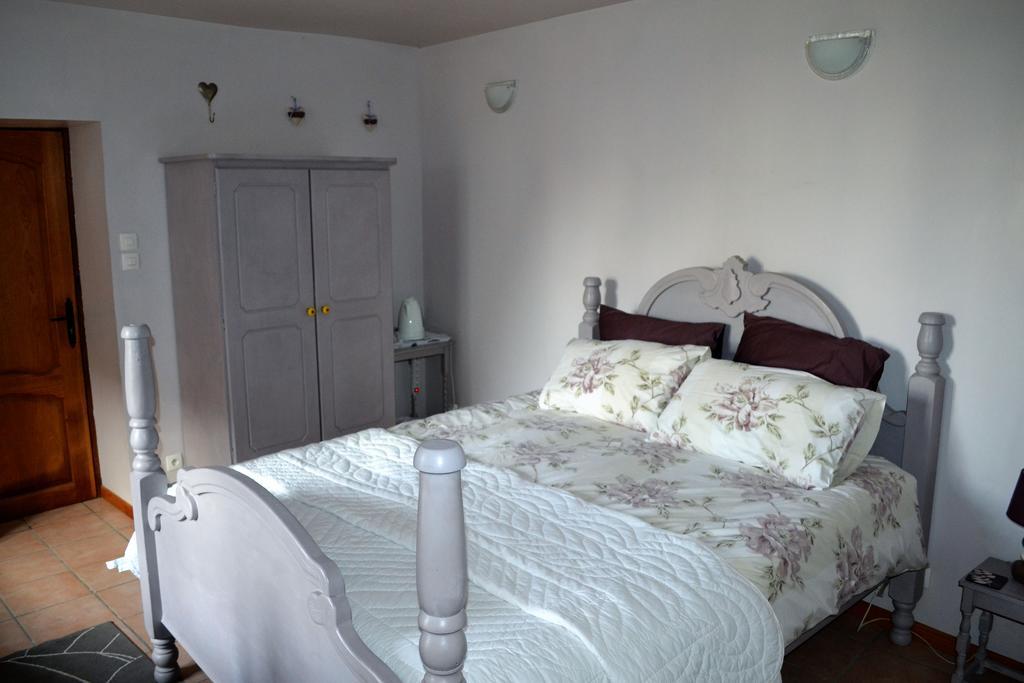 Le Moulin De Lusseau Bed and Breakfast Chef-Boutonne Esterno foto