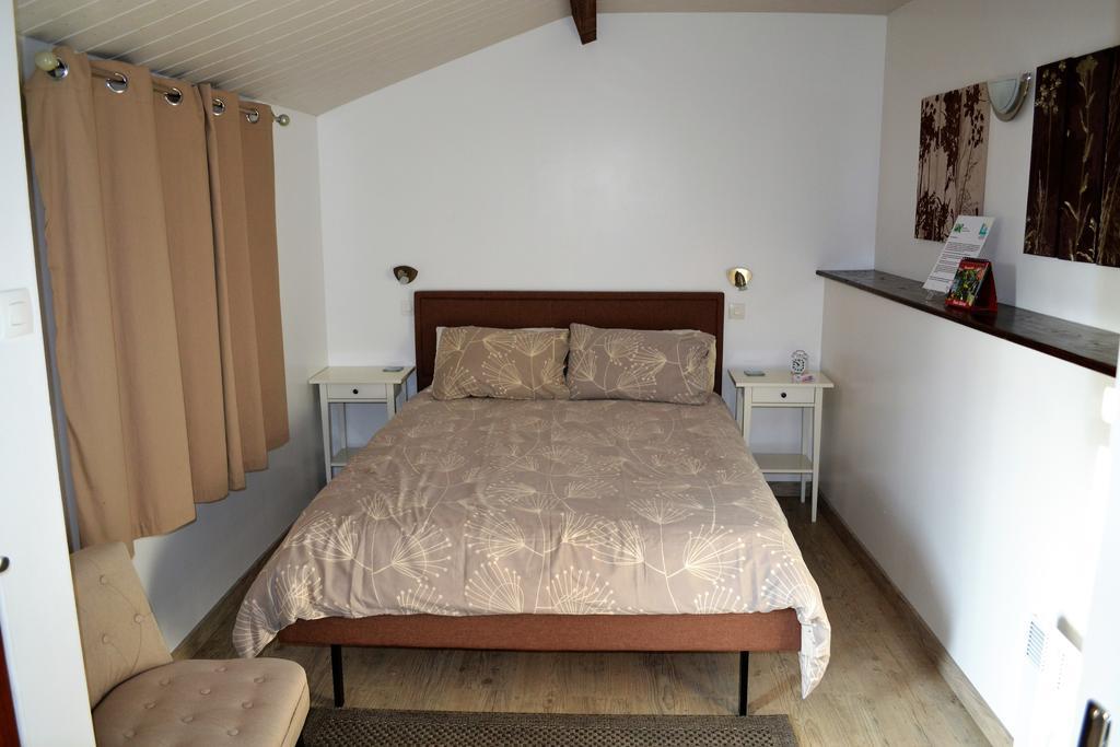 Le Moulin De Lusseau Bed and Breakfast Chef-Boutonne Esterno foto