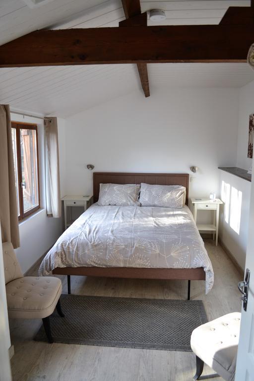 Le Moulin De Lusseau Bed and Breakfast Chef-Boutonne Esterno foto