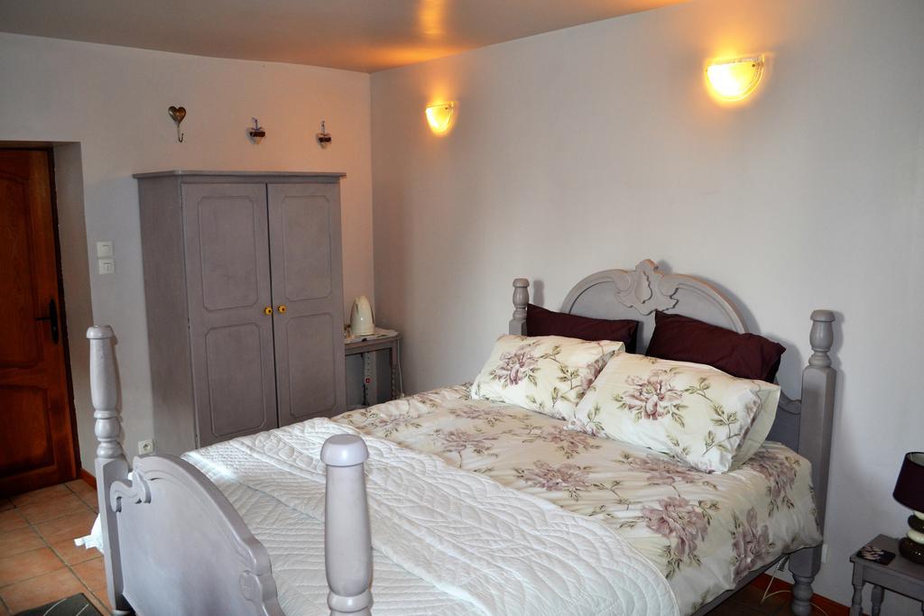 Le Moulin De Lusseau Bed and Breakfast Chef-Boutonne Esterno foto
